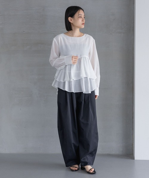 A part by（アパートバイ）の「アシメペプラムブラウス（シャツ/ブラウス・レディース・オフホワイト/ライトベージュ/ブラック・FREE）」の4枚目の写真