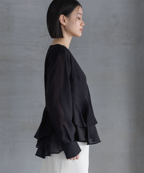 A part by（アパートバイ）の「アシメペプラムブラウス（シャツ/ブラウス・レディース・オフホワイト/ライトベージュ/ブラック・FREE）」の20枚目の写真