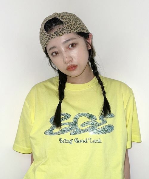 BGL（ビージーエル）の「RHINESTONE LOGO TEE / ラインストーン / ロゴ / キラキラ 半袖Tシャツ（Tシャツ/カットソー・レディース・ブラック/ライトブルー/ホワイト/ライトイエロー・S/M/L）」の4枚目の写真