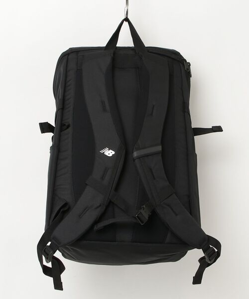 NEW BALANCE(ニューバランス)の「トップローディングバックパック30L(バックパック/リュック・メンズ・ブラック・ONE SIZE)」の5枚目の写真