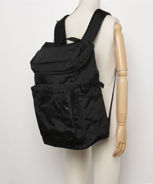 NEW BALANCE(ニューバランス)の「トップローディングバックパック30L(バックパック/リュック・メンズ・ブラック・ONE SIZE)」の2枚目の写真