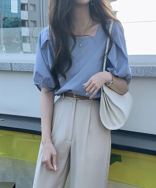mielu(ミエル)の「スクエアネック半袖ブラウス(シャツ/ブラウス・レディース・ブラック/ホワイト/ブルー・MEDIUM/LARGE)」の13枚目の写真