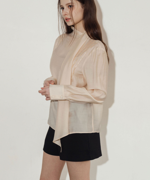 LAUTREDE MIN(ロートルドミン)の「Lautre Basic Black Shorts(その他パンツ・レディース・ブラック・MEDIUM/SMALL/X-SMALL)」の1枚目の写真