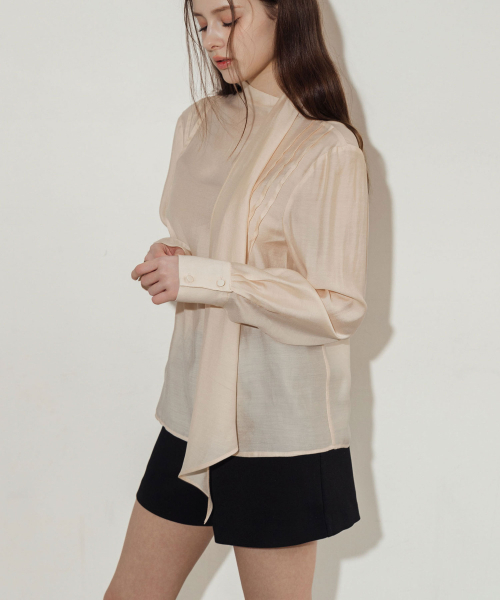 LAUTREDE MIN(ロートルドミン)の「Lautre Basic Black Shorts(その他パンツ・レディース・ブラック・MEDIUM/SMALL/X-SMALL)」の2枚目の写真