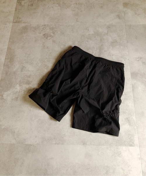 MMMM(エムエムエムエム)の「MMMM/ ナイロンワッシャーシャーリングショートパンツ(その他パンツ・メンズ・ブラック/グレー・MEDIUM/LARGE)」の4枚目の写真