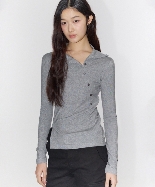 PLACE STUDIO(プレイススタジオ)の「ダブルボタンインシジョンベーシックハイネックデイリースリムフィットロングスリーブTシャツ _ 3COLOR(Tシャツ/カットソー・レディース・グレー/ブルー/ブラック・FREE)」の8枚目の写真