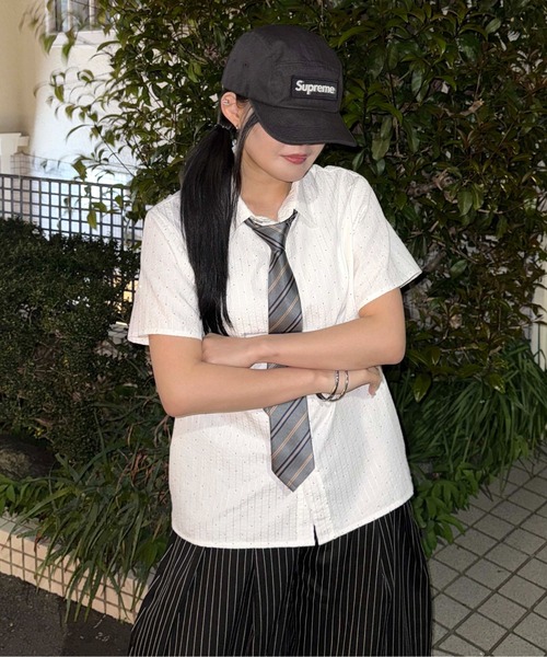 sedacle（セダクル）の「26SSラインストーンシャツ（シャツ/ブラウス・レディース・オフホワイト/ライトブルー/ベージュ/レッド・SMALL/MEDIUM/LARGE）」の6枚目の写真