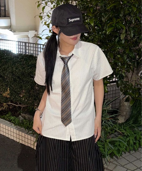 sedacle（セダクル）の「26SSラインストーンシャツ（シャツ/ブラウス・レディース・オフホワイト/ライトブルー/ベージュ/レッド・SMALL/MEDIUM/LARGE）」の5枚目の写真