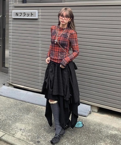 Alvia(アルビア)の「レースチェックチュールトップス(その他トップス・レディース・レッド・M)」の3枚目の写真