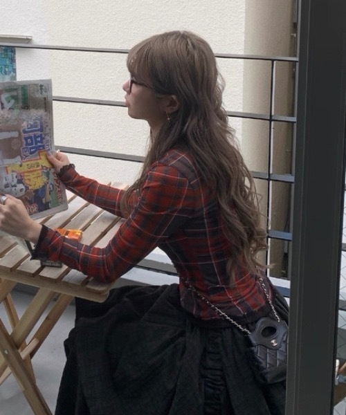 Alvia(アルビア)の「レースチェックチュールトップス(その他トップス・レディース・レッド・M)」の5枚目の写真