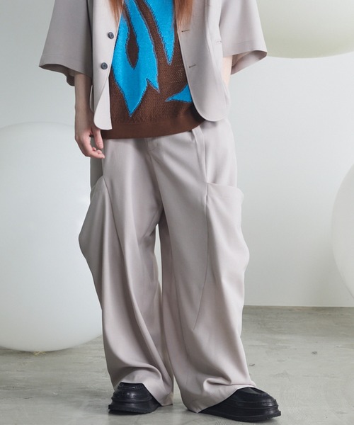 MAISON SPECIAL(メゾンスペシャル)の「《UNISEX》Linen Mix Slab Side Big Pocket Prime-Wide Pants/リネンミックススラブサイドビックポケットプライムワイドパンツ【MAISON SPECIAL/メゾンスペシャル】■セットアップ対応■(その他パンツ・メンズ・チャコールグレー/グレイッシュベージュ/ブラック・2/1/0)」の3枚目の写真