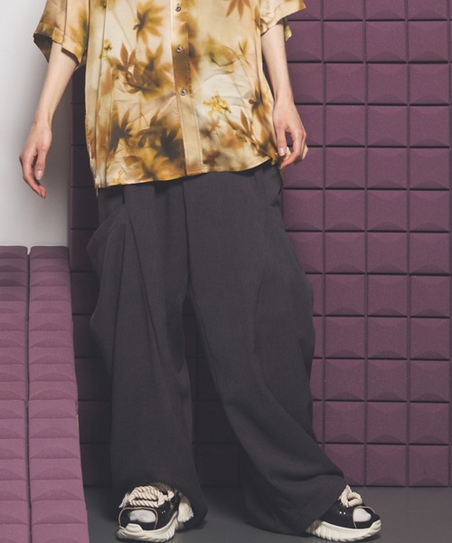 MAISON SPECIAL(メゾンスペシャル)の「《UNISEX》Linen Mix Slab Side Big Pocket Prime-Wide Pants/リネンミックススラブサイドビックポケットプライムワイドパンツ【MAISON SPECIAL/メゾンスペシャル】■セットアップ対応■(その他パンツ・メンズ・チャコールグレー/グレイッシュベージュ/ブラック・2/1/0)」の1枚目の写真