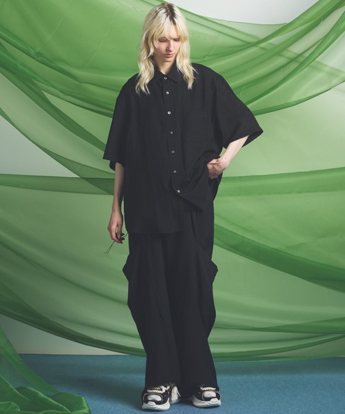 MAISON SPECIAL(メゾンスペシャル)の「《UNISEX》Linen Mix Slab Side Big Pocket Prime-Wide Pants/リネンミックススラブサイドビックポケットプライムワイドパンツ【MAISON SPECIAL/メゾンスペシャル】■セットアップ対応■(その他パンツ・メンズ・チャコールグレー/グレイッシュベージュ/ブラック・2/1/0)」の4枚目の写真