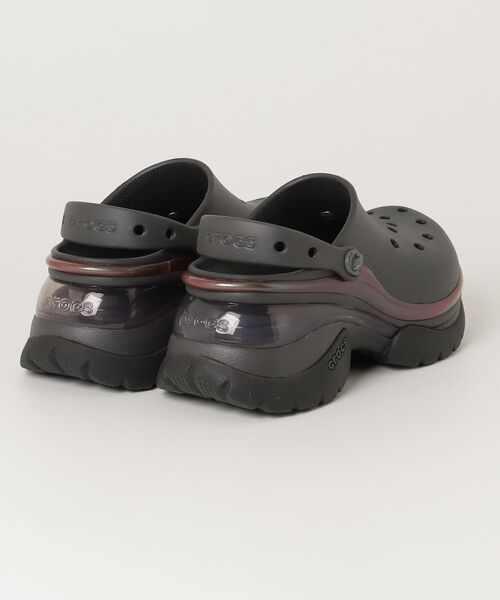 crocs（クロックス）の「crocs Super Bae Clog / クロックス スーパー ベイ クロッグ（サンダル・レディース・ブラック・23.0cm/24.0cm/22.0cm）」の2枚目の写真