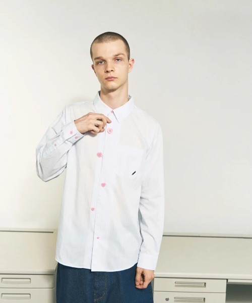 PHINGERIN（フィンガリン）の「FLOATING HEART SHIRT（シャツ/ブラウス・メンズ・ブラック/ブルー/サックスブルー・L）」の4枚目の写真
