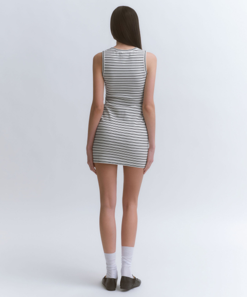 MUSINSA STANDARD WOMAN（ムシンサスタンダードウーマン）の「ウィメンズストライプタンクドレス[アイボリー]（ワンピース・レディース・その他・X-SMALL/SMALL/MEDIUM/LARGE）」の3枚目の写真