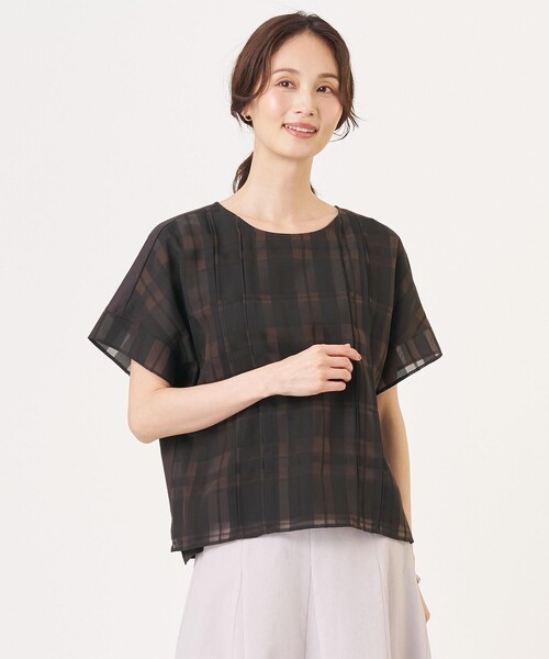 J.PRESS(ジェイプレス)の「【一枚で着映え】シャドーチェック カットソー(Tシャツ/カットソー・レディース・ホワイト系/ネイビー系/ダークブラウン系3・T13/T15)」の2枚目の写真