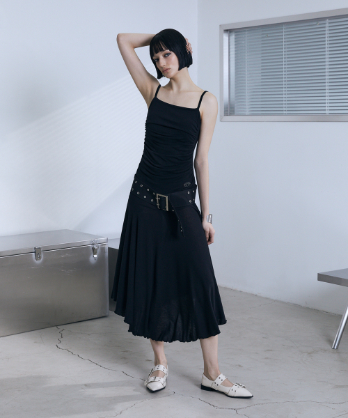 VOONT(ブント)の「Slim Fit Sleeveless Midi Dress (BLACK)(ワンピース・レディース・ブラック・OS)」の8枚目の写真