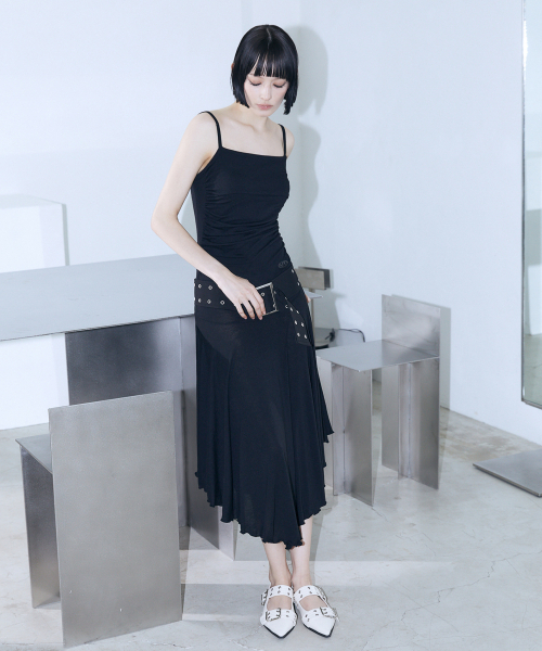 VOONT(ブント)の「Slim Fit Sleeveless Midi Dress (BLACK)(ワンピース・レディース・ブラック・OS)」の11枚目の写真