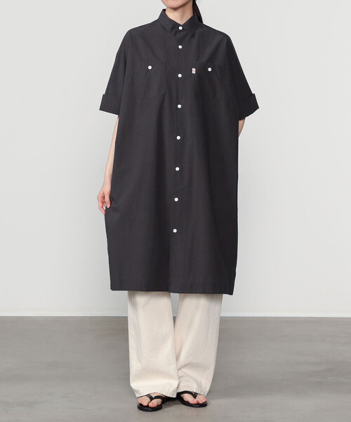 DANTON(ダントン)の「DANTON | コットンポプリン ワークシャツワンピース WOMEN(ワンピース・レディース・チャコール・36)」の1枚目の写真