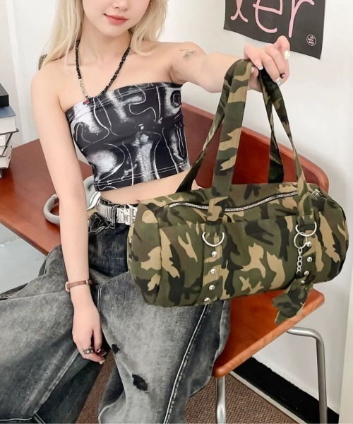 SHEPP(シープ)の「Y2K風スターチャーム付 ドラムミニボストンバッグ(バックパック/リュック・レディース・グリーン/グレー・F)」の4枚目の写真