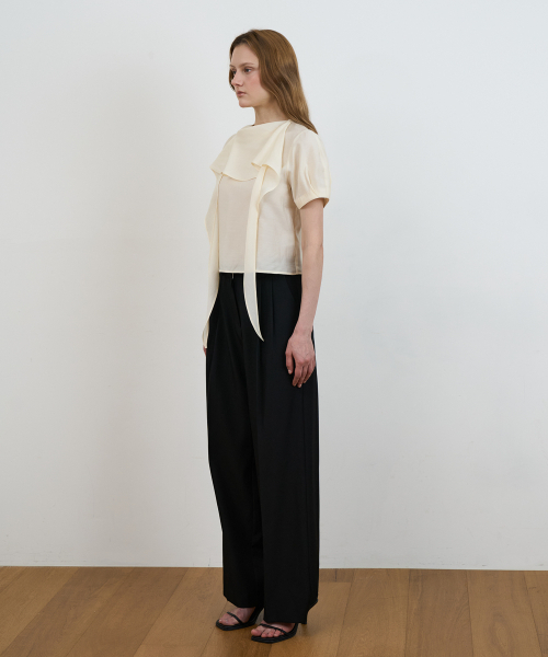 DEHEVE（デヘヴェ）の「Cowl Neck Scarf Blouse [Butter]（シャツ/ブラウス・レディース・イエロー・SMALL/MEDIUM）」の3枚目の写真