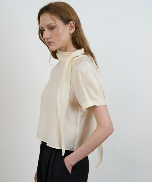 DEHEVE（デヘヴェ）の「Cowl Neck Scarf Blouse [Butter]（シャツ/ブラウス・レディース・イエロー・SMALL/MEDIUM）」の7枚目の写真