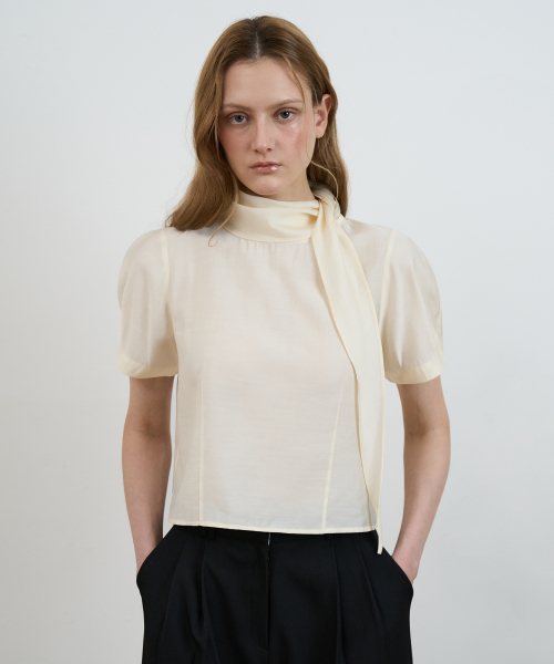 DEHEVE（デヘヴェ）の「Cowl Neck Scarf Blouse [Butter]（シャツ/ブラウス・レディース・イエロー・SMALL/MEDIUM）」の10枚目の写真