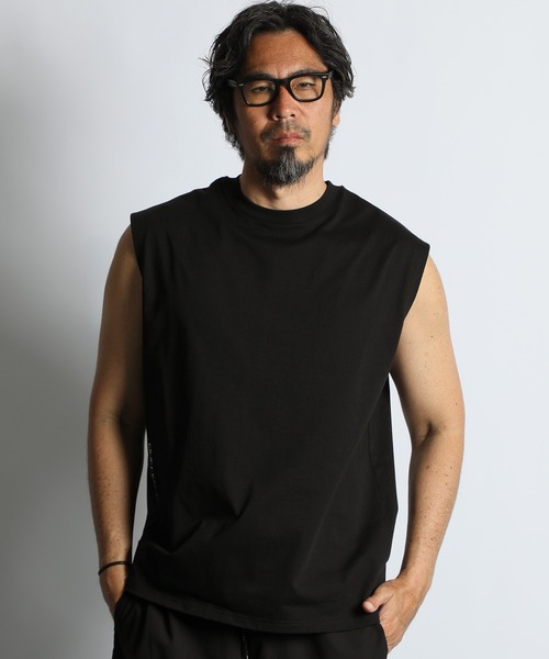 The DUFFER of ST.GEORGE(ザダファーオブセントジョージ)の「〔BLACK LABEL〕"A-PACK" SLEEVELESS TEE:度詰め天竺 ノースリーブTシャツ / タンクトップ / ワークアウト / ジムウェア / スポーツミックス / レイヤード(タンクトップ・メンズ・ブラック/ホワイト・X-LARGE/LARGE/MEDIUM)」の1枚目の写真