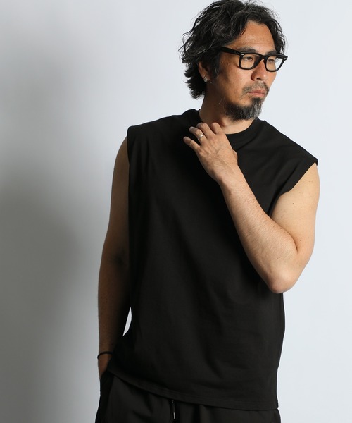 The DUFFER of ST.GEORGE(ザダファーオブセントジョージ)の「〔BLACK LABEL〕"A-PACK" SLEEVELESS TEE:度詰め天竺 ノースリーブTシャツ / タンクトップ / ワークアウト / ジムウェア / スポーツミックス / レイヤード(タンクトップ・メンズ・ブラック/ホワイト・X-LARGE/LARGE/MEDIUM)」の13枚目の写真