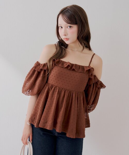 Chico(チコ)の「オフショルドビーペプラムブラウス(シャツ/ブラウス・レディース・ホワイト/ブラック/ブラウン・FREE)」の13枚目の写真