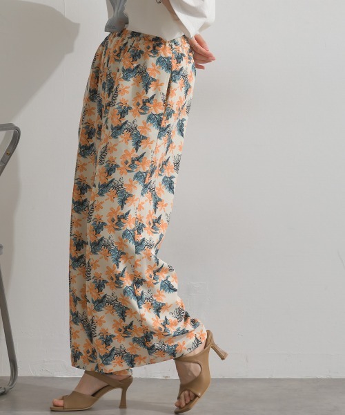 MAFRAIS(マフレ)の「花柄 センター コバパンツ(その他パンツ・レディース・ホワイト系その他/グリーン系その他・FREE)」の6枚目の写真