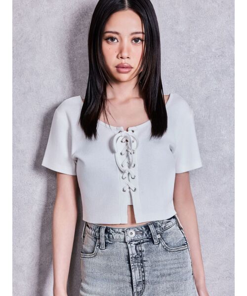 GYDA(ジェイダ)の「BUNNY 2WAYレースアップショートTシャツ(Tシャツ/カットソー・レディース・グレー/ブラック/オフホワイト・FREE)」の2枚目の写真