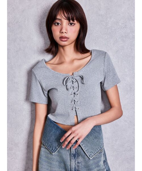 GYDA(ジェイダ)の「BUNNY 2WAYレースアップショートTシャツ(Tシャツ/カットソー・レディース・グレー/ブラック/オフホワイト・FREE)」の4枚目の写真