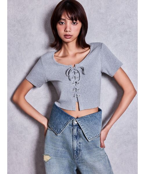 GYDA(ジェイダ)の「BUNNY 2WAYレースアップショートTシャツ(Tシャツ/カットソー・レディース・グレー/ブラック/オフホワイト・FREE)」の5枚目の写真