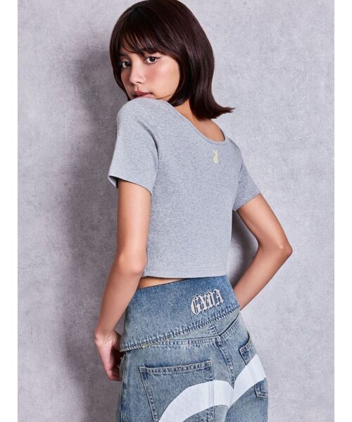 GYDA(ジェイダ)の「BUNNY 2WAYレースアップショートTシャツ(Tシャツ/カットソー・レディース・グレー/ブラック/オフホワイト・FREE)」の6枚目の写真