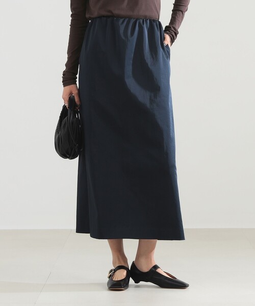 Demi-Luxe BEAMS(デミルクス ビームス)の「サイドスリット サテン スカート(スカート・レディース・ネイビー/ピンク・38/36)」の2枚目の写真