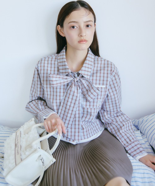 JILL by JILL STUART(ジルバイジルスチュアート)の「<BEARシリーズ>クロップドシャツ(シャツ/ブラウス・レディース・ブルー系その他/ブラック系その他/ブルー・FREE)」の1枚目の写真
