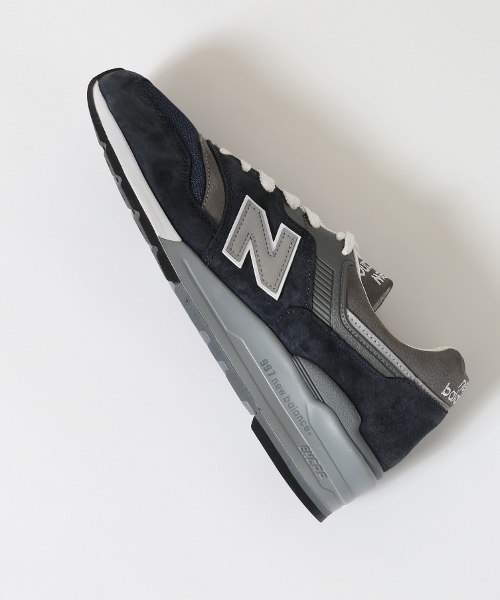 NEW BALANCE(ニューバランス)の「◇NEW BALANCE/ニューバランス: M997 (スニーカー・メンズ・ネイビー/グレー・26.5/28/26/27/25.5/27.5)」の4枚目の写真