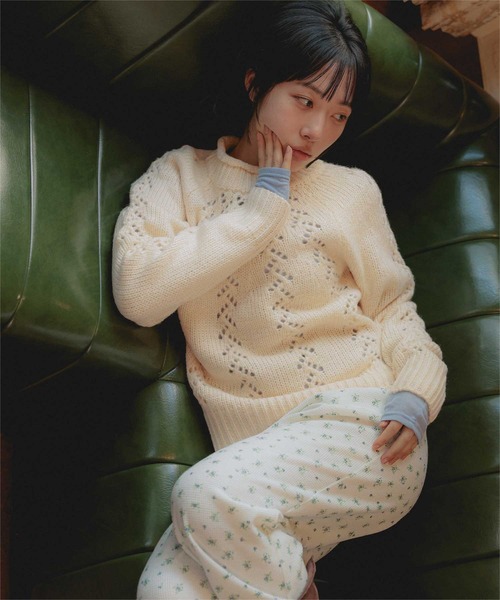 miette(ミエット)の「アイレット編みニットプルオーバー(ニット/セーター・レディース・アイボリー/ベージュ/レッド・FREE)」の2枚目の写真
