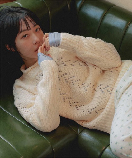 miette(ミエット)の「アイレット編みニットプルオーバー(ニット/セーター・レディース・アイボリー/ベージュ/レッド・FREE)」の4枚目の写真
