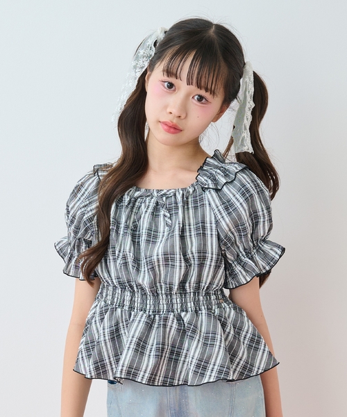 mezzo piano Junior(メゾピアノジュニア)の「シャーリングフリルブラウス×【接触冷感】キャミソールセット(シャツ/ブラウス・キッズ・オフホワイト/ブラック・S:140cm/M:150cm/L:160cm)」の2枚目の写真