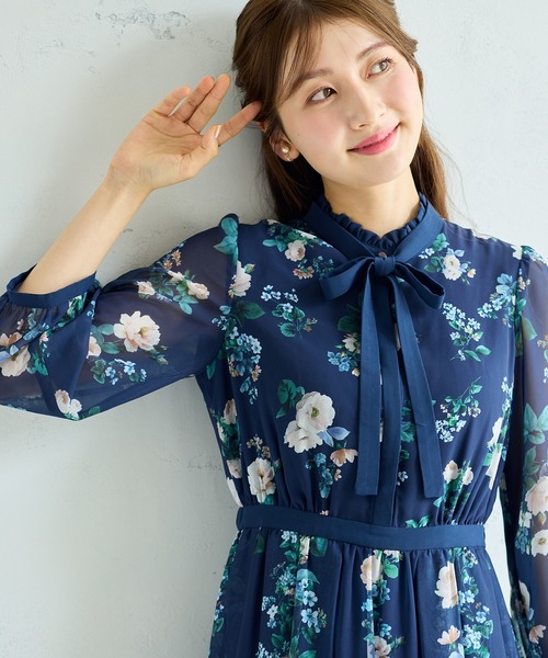 Rose Tiara(ローズティアラ)の「チェックonフラワーフリルカラーワンピース(ワンピース・レディース・ネイビー/ワインレッド・38/40/42/46)」の10枚目の写真