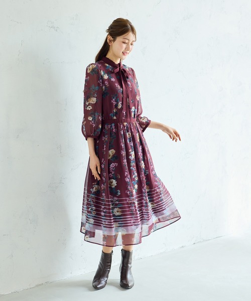 Rose Tiara(ローズティアラ)の「チェックonフラワーフリルカラーワンピース(ワンピース・レディース・ネイビー/ワインレッド・38/40/42/46)」の18枚目の写真