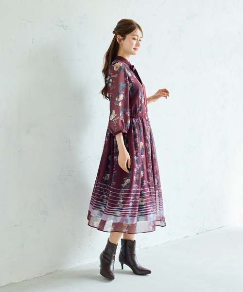 Rose Tiara(ローズティアラ)の「チェックonフラワーフリルカラーワンピース(ワンピース・レディース・ネイビー/ワインレッド・38/40/42/46)」の21枚目の写真