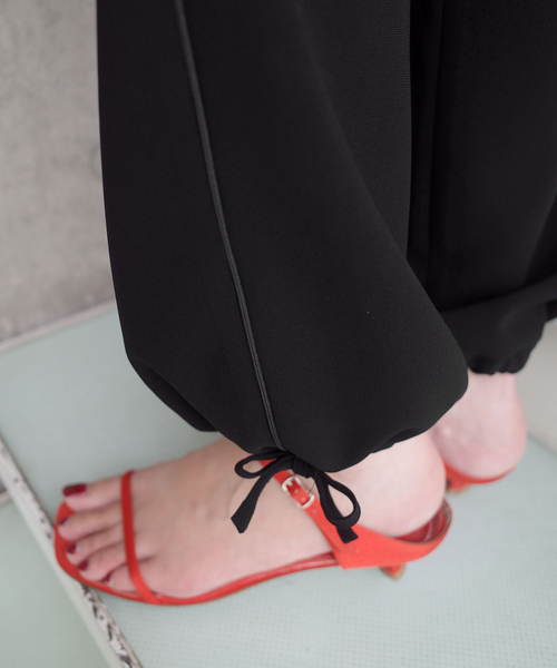 IENA(イエナ)の「《一部店舗限定》Maison IENA ドローストリングパンツ(その他パンツ・レディース・ブラック・38/36)」の9枚目の写真