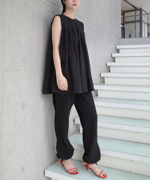 IENA(イエナ)の「《一部店舗限定》Maison IENA ドローストリングパンツ(その他パンツ・レディース・ブラック・38/36)」の11枚目の写真