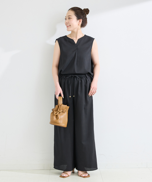 B.C STOCK(ベーセーストック)の「《追加2》《S/Mサイズ展開》《2点セット》リネンライクセットアップ(つなぎ/オールインワン・レディース・ウッド/ブラック/ベージュ・SMALL/MEDIUM)」の13枚目の写真
