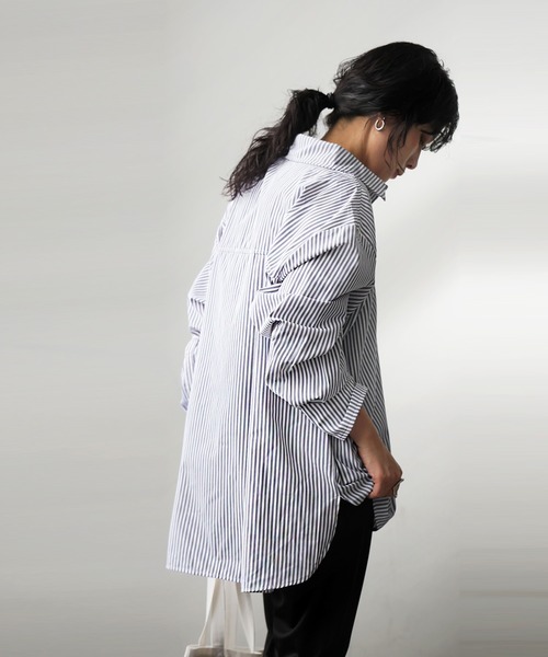 antiqua(アンティカ)の「オーバーサイズ シャツ(シャツ/ブラウス・レディース・ピンク/グレー系その他・ONESIZE)」の8枚目の写真