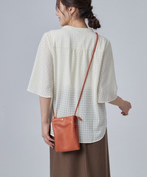 SHOO・LA・RUE(シューラルー)の「2層ミニショルダーバッグ(ショルダーバッグ・レディース・ブラック/ベージュ/オレンジ/ブルー・00)」の7枚目の写真